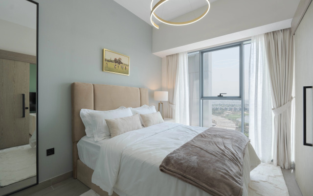 Апартаменты KeyRock Golf Gate | Stylish Retreat + Pool & Gym