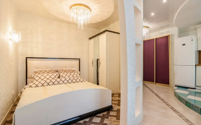Studiya vo vnutrennem dvorike Baumana Flat