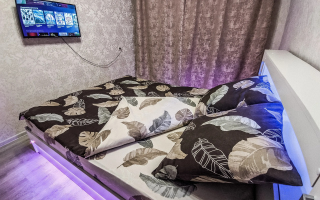 Uyutnaya Dvukhkomnatnaya S Udobnym Raspolozheniem Flat