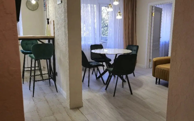 Yarkaya V Tsentre Kaliningrada Lodging house