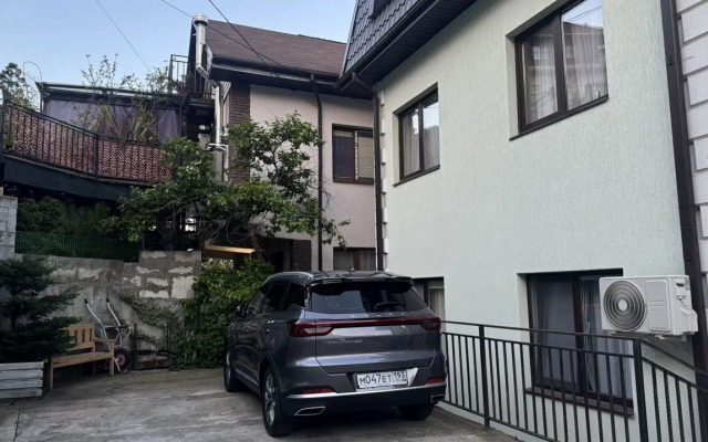 Na Krasnoy 49 Flat