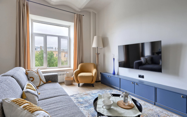 Апартаменты MyHomeYourHome на Чайковского 2\7