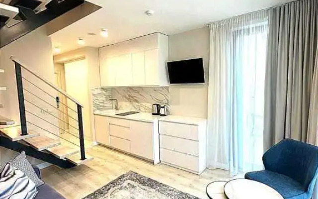 Dvukhurovnevyye s Balkonom Apartments