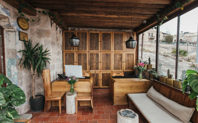 Millstone Cave Suites