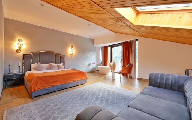 GrandShale Hotel