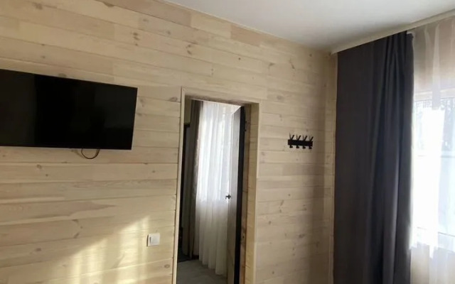 Shestimestny U Samogo Serdtsa Baykala Private House