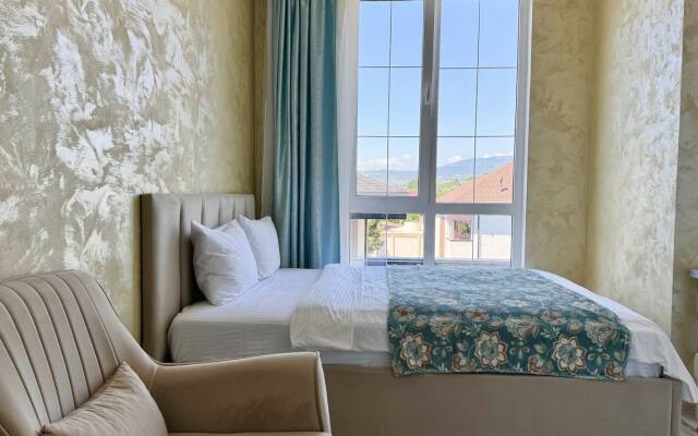 With balconies and mountain views on Meletyan 5a Flat