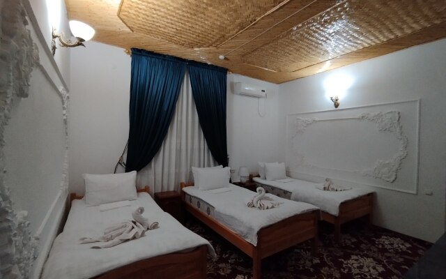 Parvina Hotel