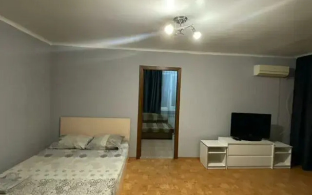 Na Generala Zakharova, 1 Flat