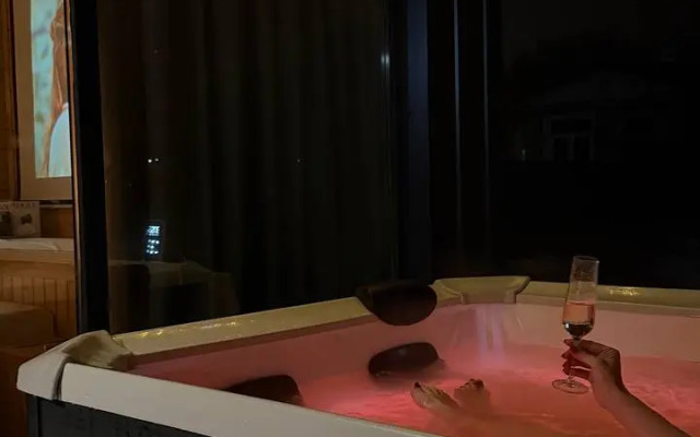 Частный дом Уютный Медовый Рай Для Двоих