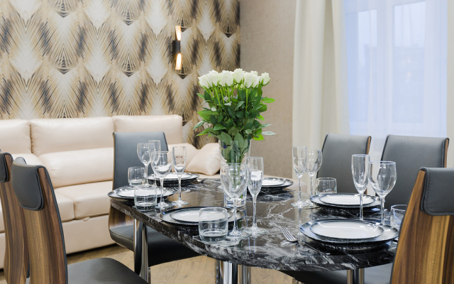 Tryokhkomnatny Premium Apartments