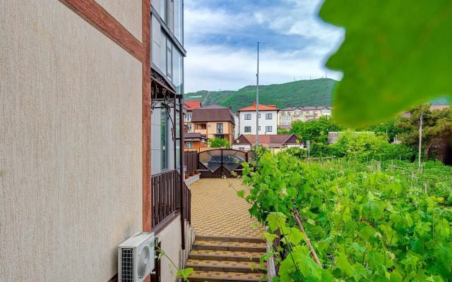 Ellada Guest House
