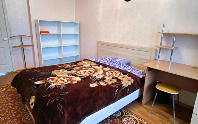 Квартира трехкомнатная  в Челнах