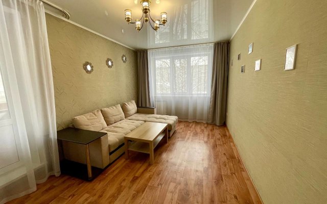 Apartamenty V gosti na Kuznetskstroyevskom 40 Flat