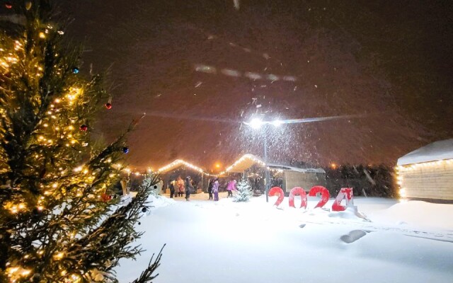 Глэмпинг Biathlon Village