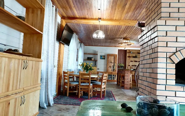 Oreshek Guest House