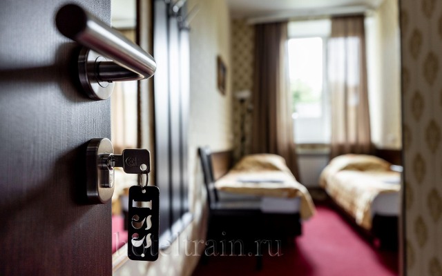 1st Train Hotel