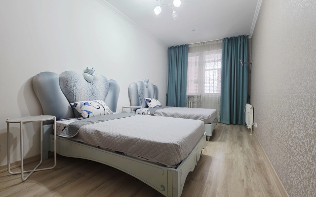 Tsentr Nursaya 3-Kh Komnatnye Apartments