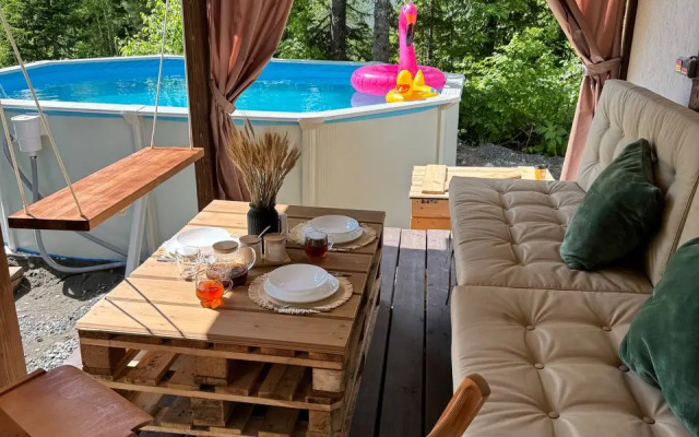 V Sheregeshe Private house