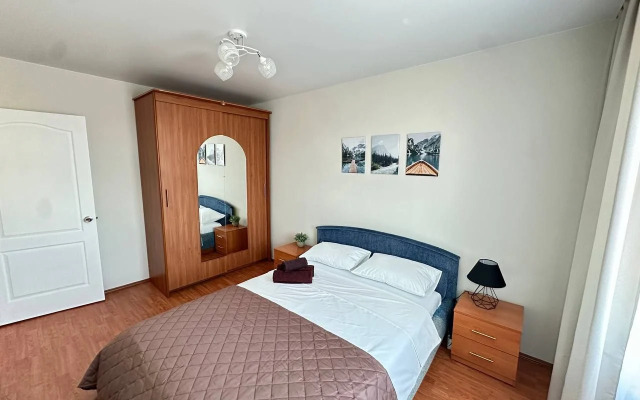 Квартира Тобольск - как дома, 3-х комнатная квартира (посуточно)