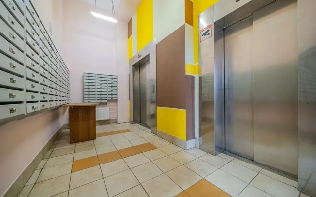 Na Soyuznom Prospekte, 4 Flat