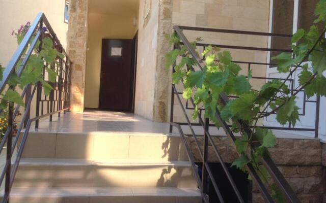 Violetta Guest House