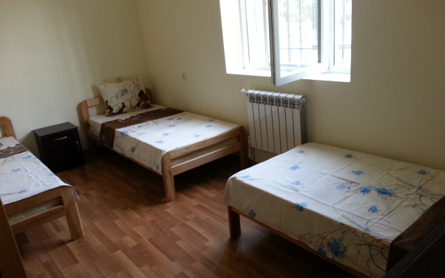 Holiday House Hotel