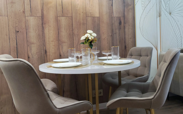 Stilnaya Dizaynerskaya V Novom Dome Flat