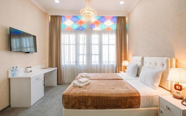 Aivani Hotel