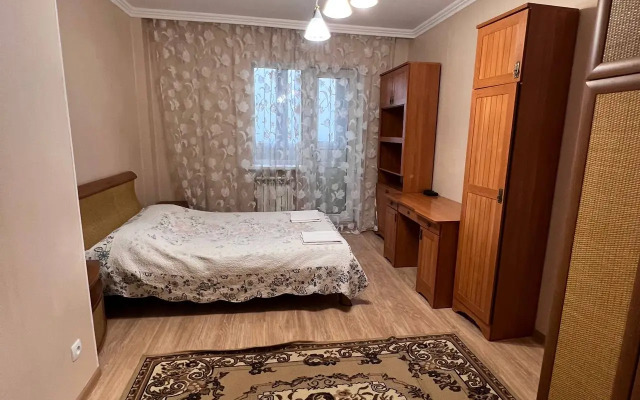 Abaia 61 Zamechatelnaya 4kh Komnatnaya Flat