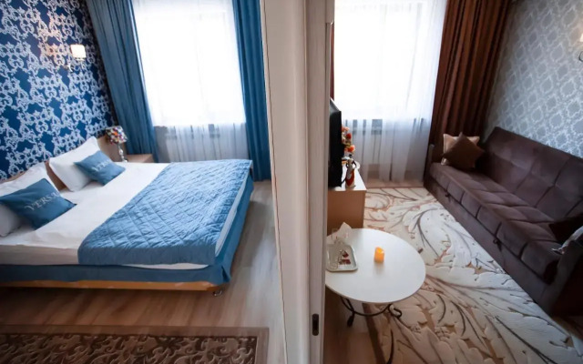Aruna Hotel