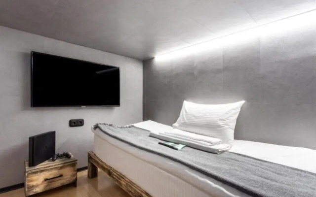 Мини-отель Dot Space 84