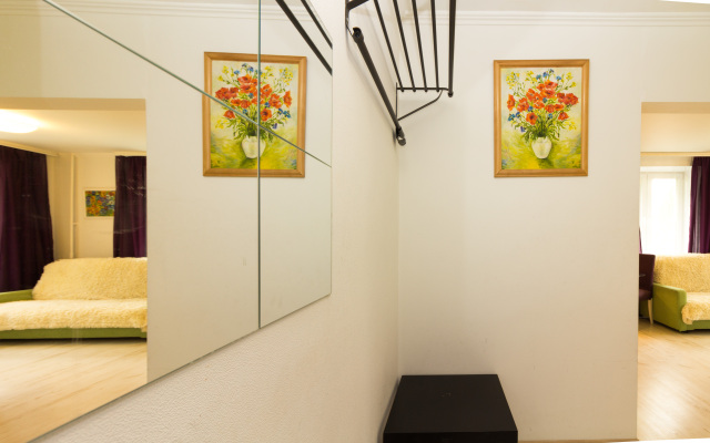 Na Kastanayevskoy 3 Apartment