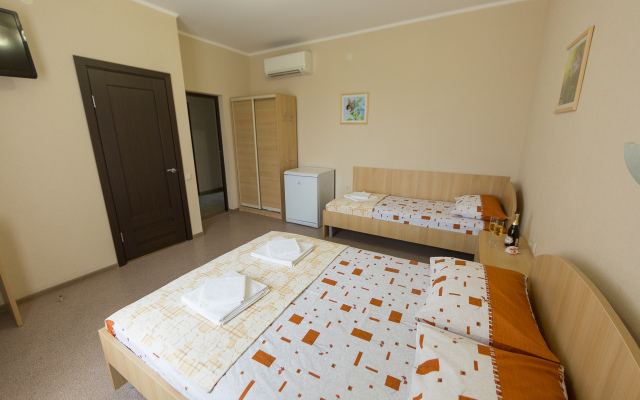 Solnechnaya 7 Guest House