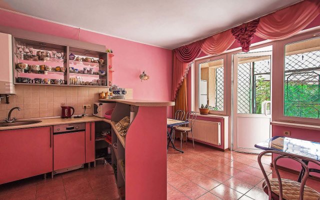 Tavrika Guest house