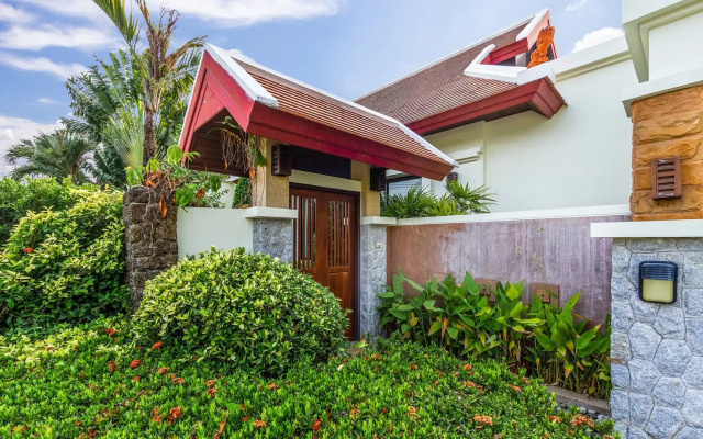 Togian Private Pool Naiharn Beach Villa