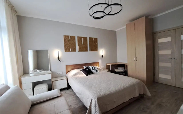 Жилое помещение 2-к квартира у метро Молодежная с яркими закатами