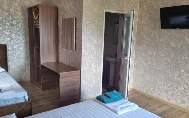 Akhra Guest House