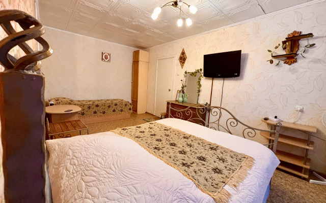 Na Ulitse Kommunalnaya 58a Flat