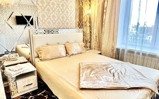 Golden Hotel