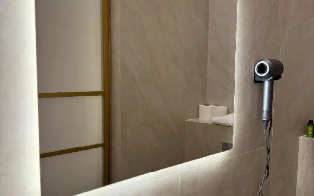 Отель The Palm Hotel and spa