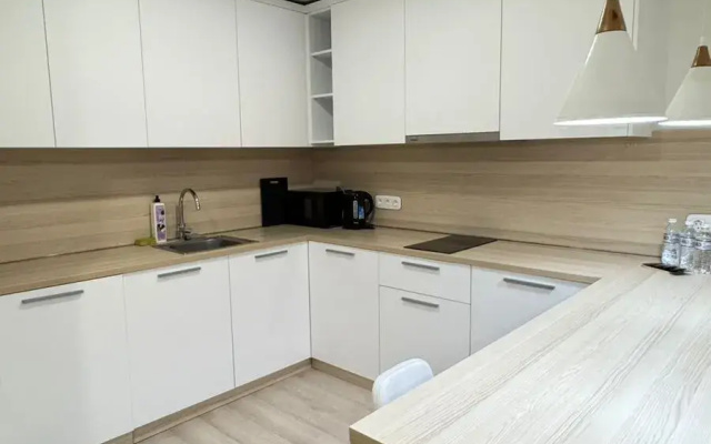 Apart-' Yes, apartments by botanical garden