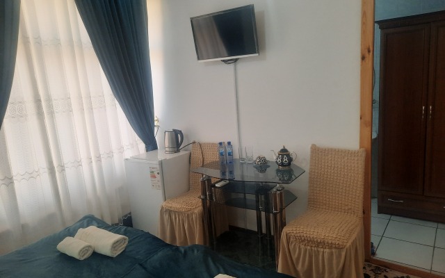 Parvina Hotel