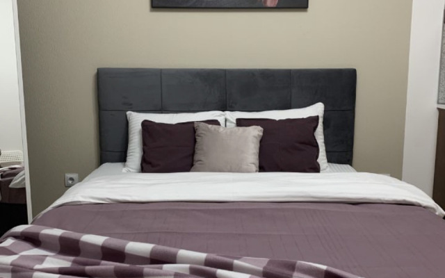Mi_Casa_moskva Violet Flat