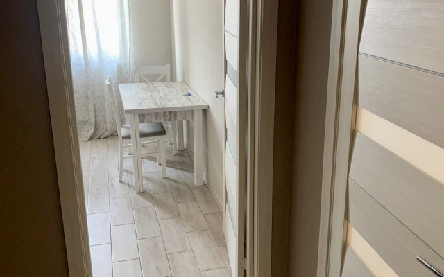 Апартаменты Новая и светлая в центре возле красивого озера