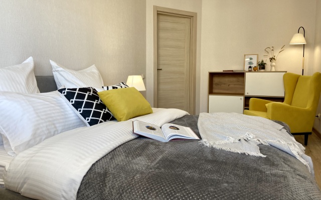 Na Naberezhnoy Ablukova 18 Flat