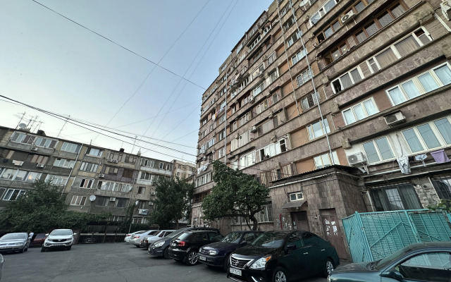 1-K, Ulitsa Anrapetutyan, Hn761 Flat