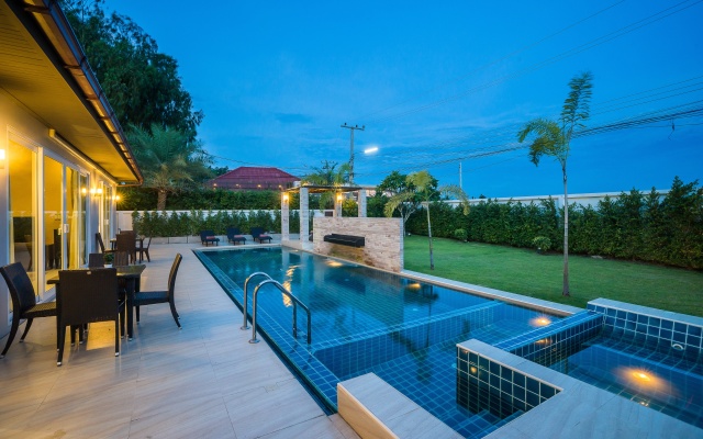 The Ville Jomtien Pool Villa