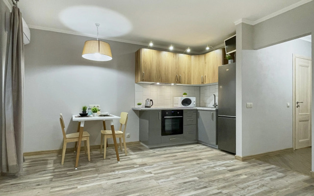 Квартира Уютная и Стильная Студия с Кондиционером в Доме Бизнес-Класса