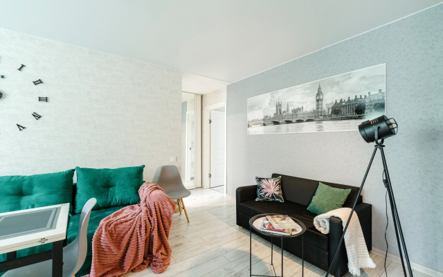 S Sovremennym Remontom Flat
